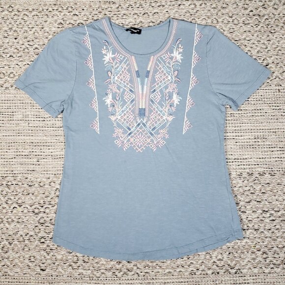 Tolani Size Small 100% Cotton Light Blue Multicolor Embroidered Crewneck T-Shirt - Picture 1 of 6